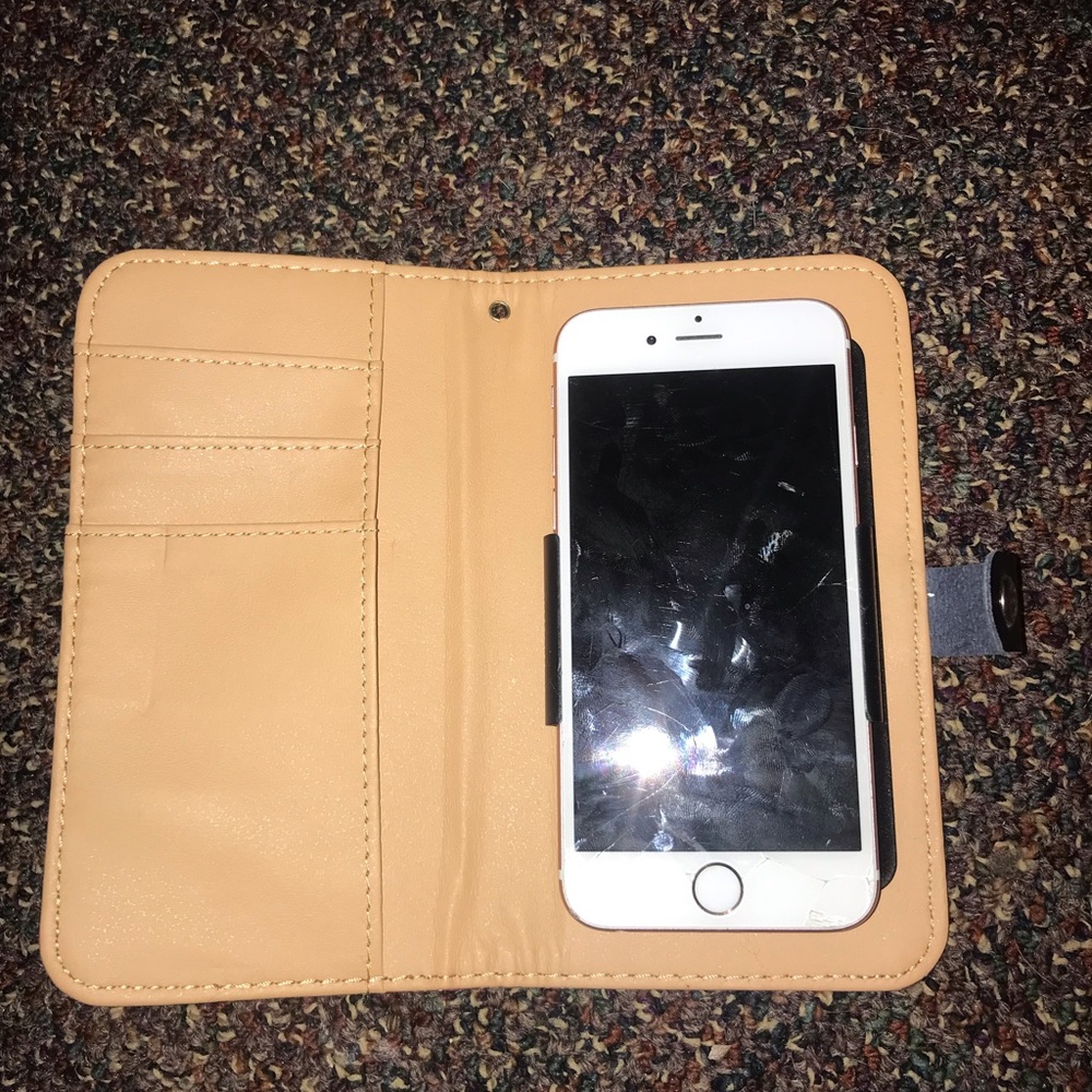 Phone case - Picture 4 of 4
